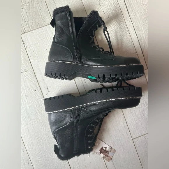 Sincerely Jules Black Ankle Boots with Fur Trim - Picture 4 of 6